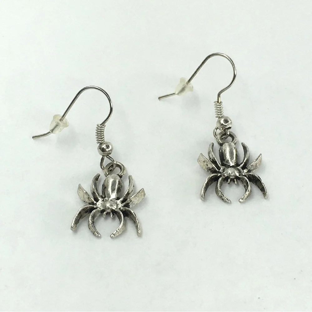 Spider Halloween Earrings Silver Tone Dangle Gothic New Without Tags Spooky
